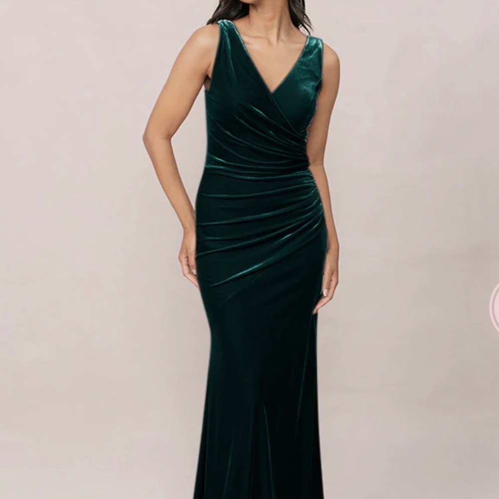 Classic Emerald Velvet Bridesmaid Dress
